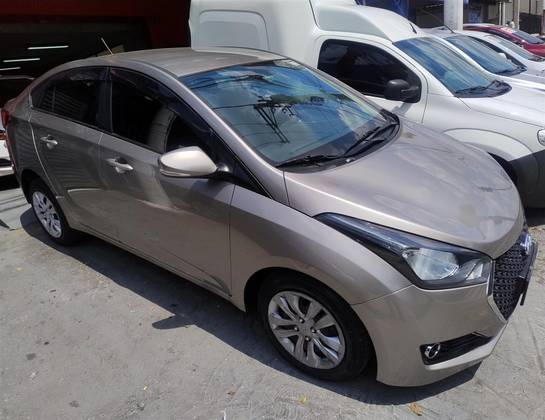HYUNDAI HB20S 1.6 COMFORT PLUS 16V FLEX 4P AUTOMÁTICO
